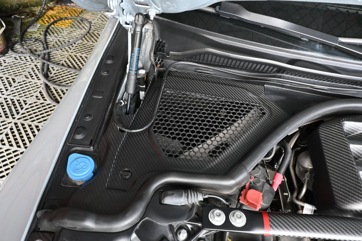 MCarbonique Dry Carbon Engine Corner Panels | BMW G8X — photo 2